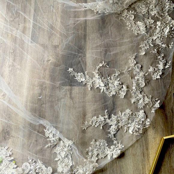 Stella York cathedral veil - Picture 2 of 4